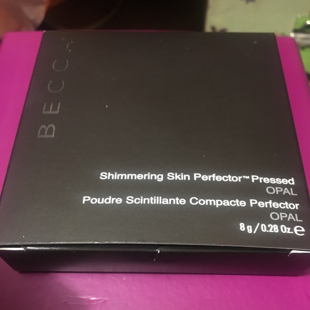 Becca Shimmering Skin Perfecter Powder in Opal